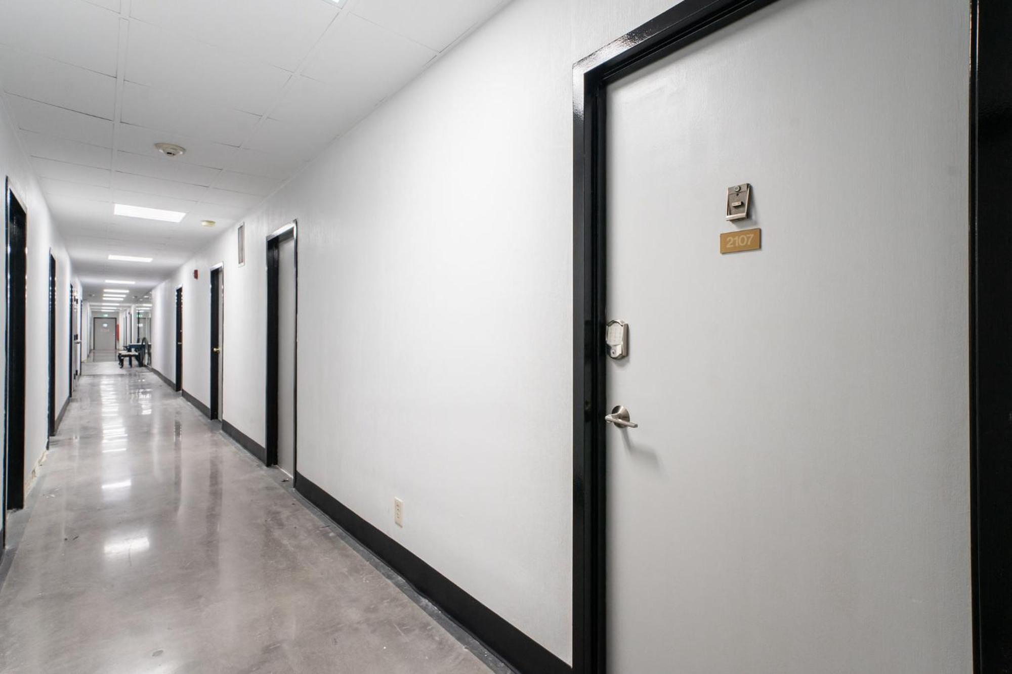 21Floor-Renovated 2Br,1Bath King And Queen Bed And Parking Atlanta Bagian luar foto