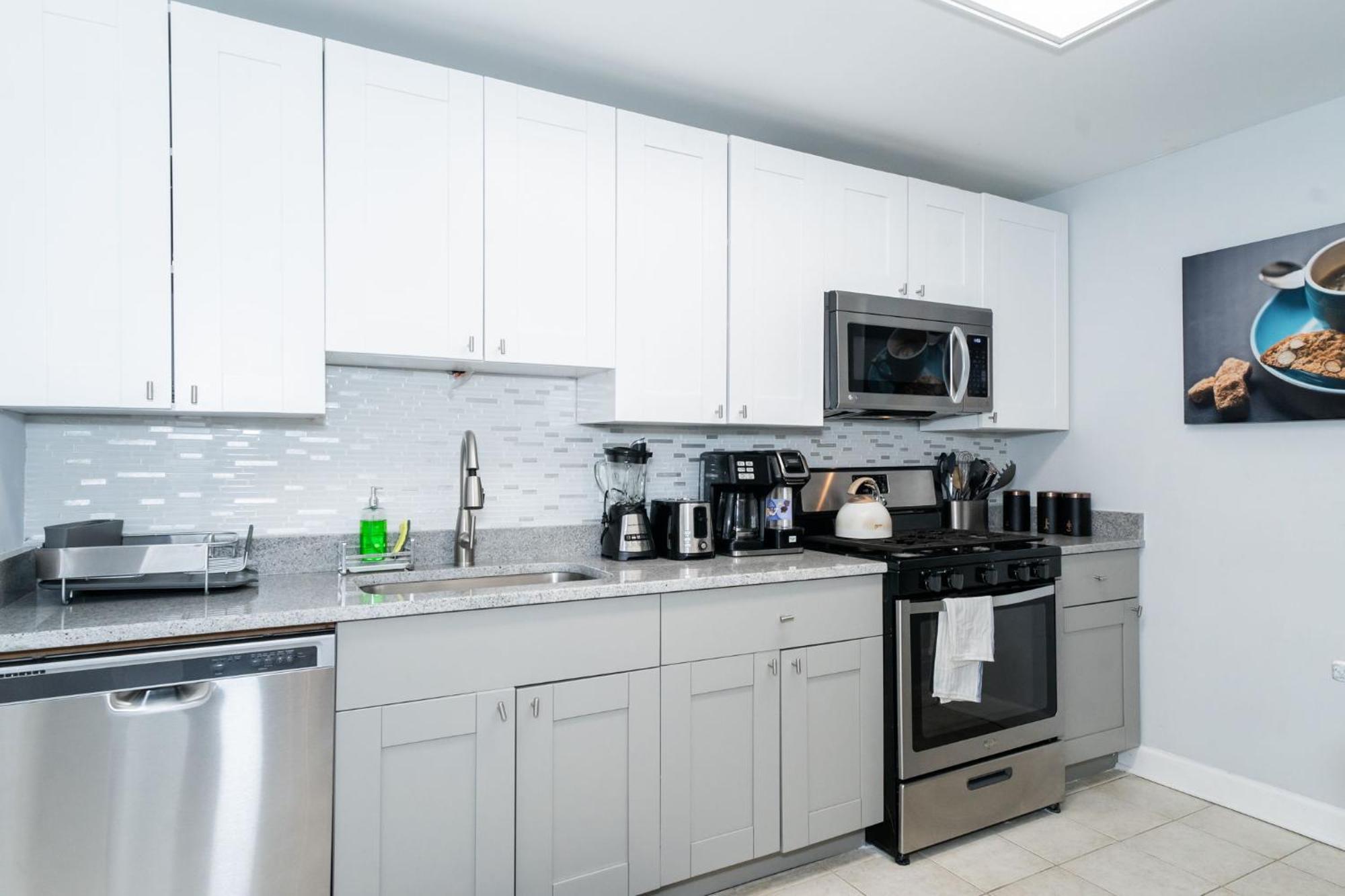 21Floor-Renovated 2Br,1Bath King And Queen Bed And Parking Atlanta Bagian luar foto