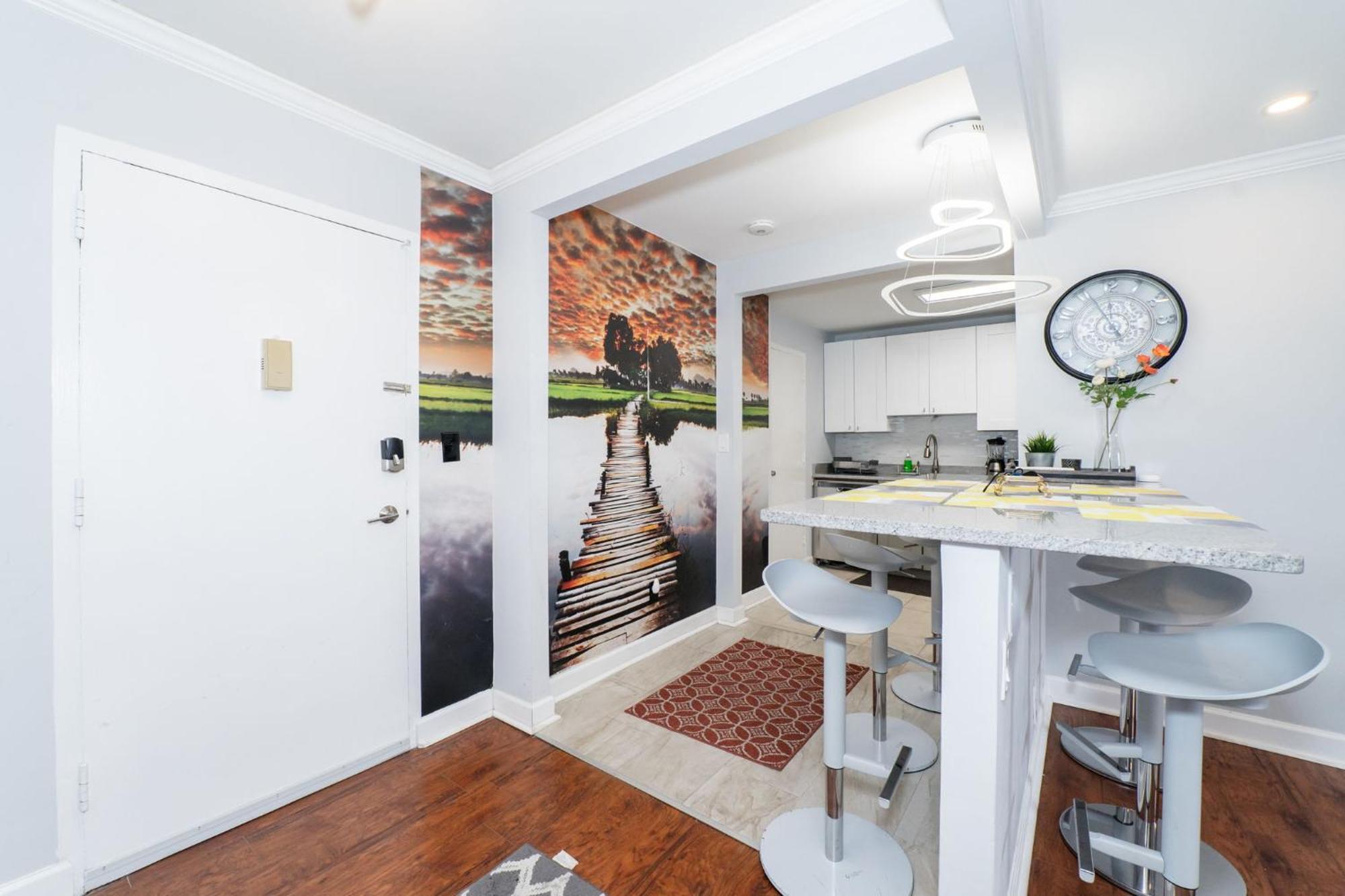 21Floor-Renovated 2Br,1Bath King And Queen Bed And Parking Atlanta Bagian luar foto