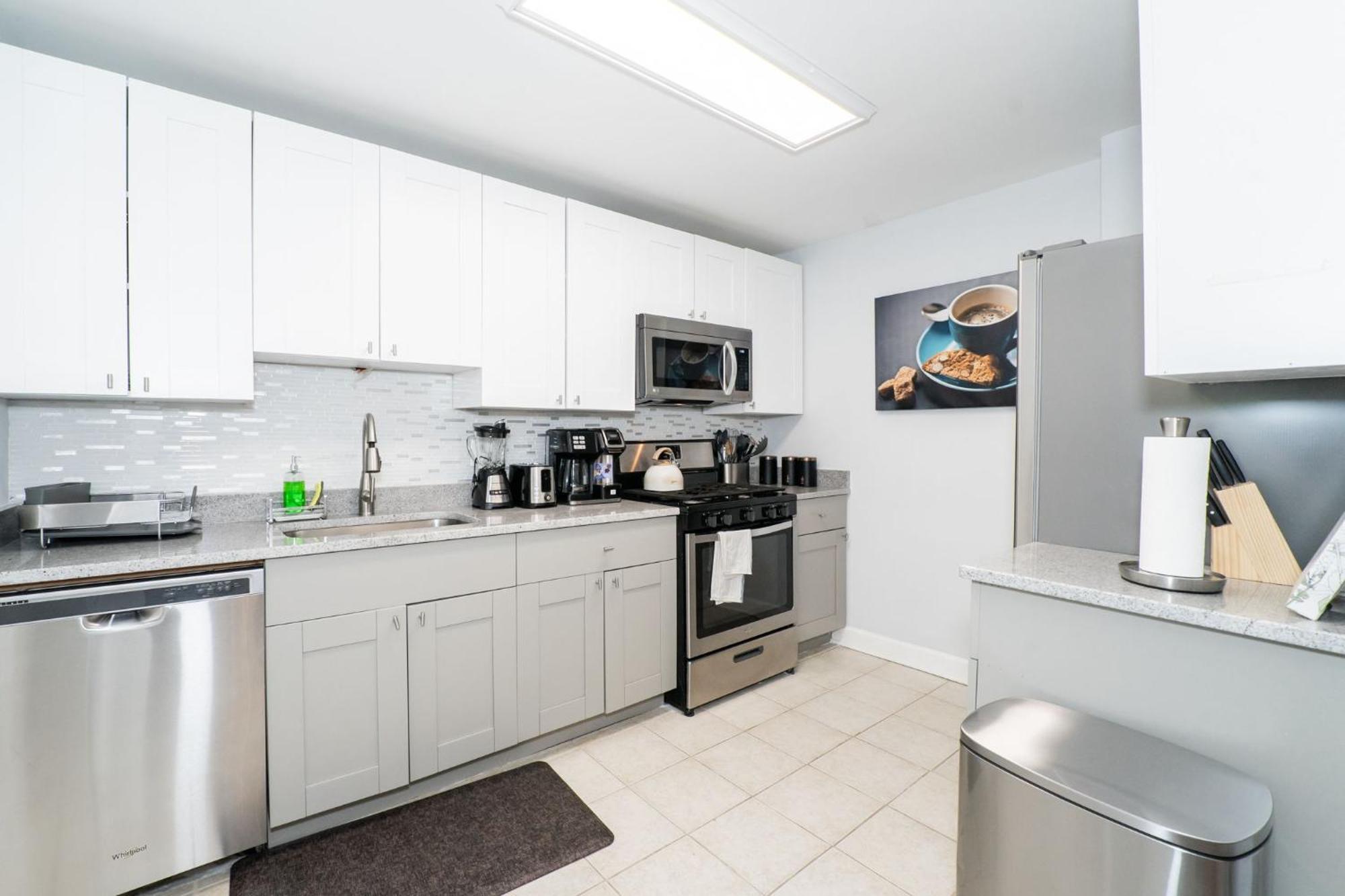 21Floor-Renovated 2Br,1Bath King And Queen Bed And Parking Atlanta Bagian luar foto