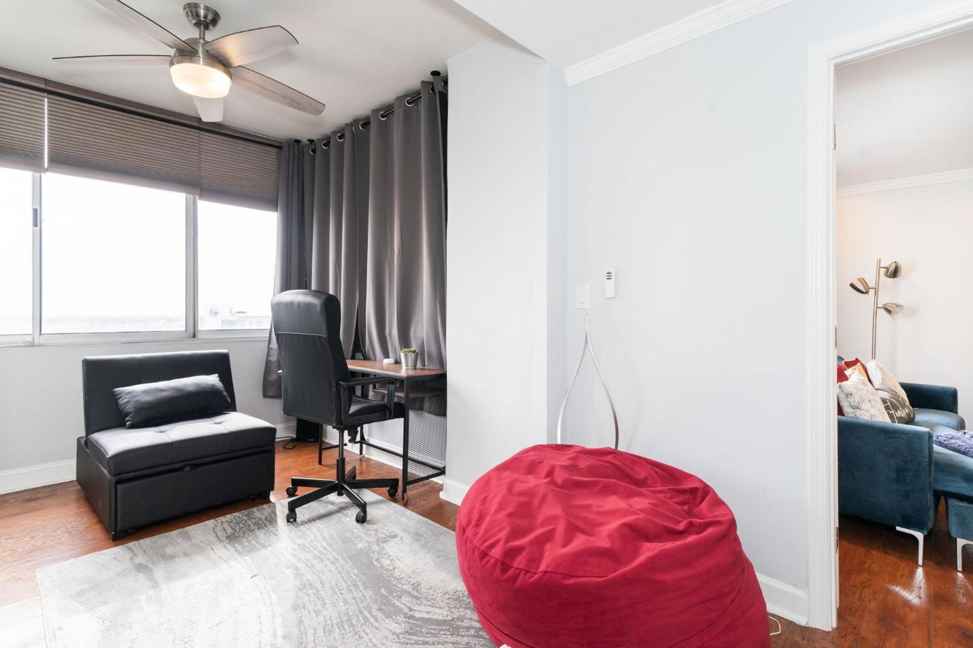 21Floor-Renovated 2Br,1Bath King And Queen Bed And Parking Atlanta Bagian luar foto