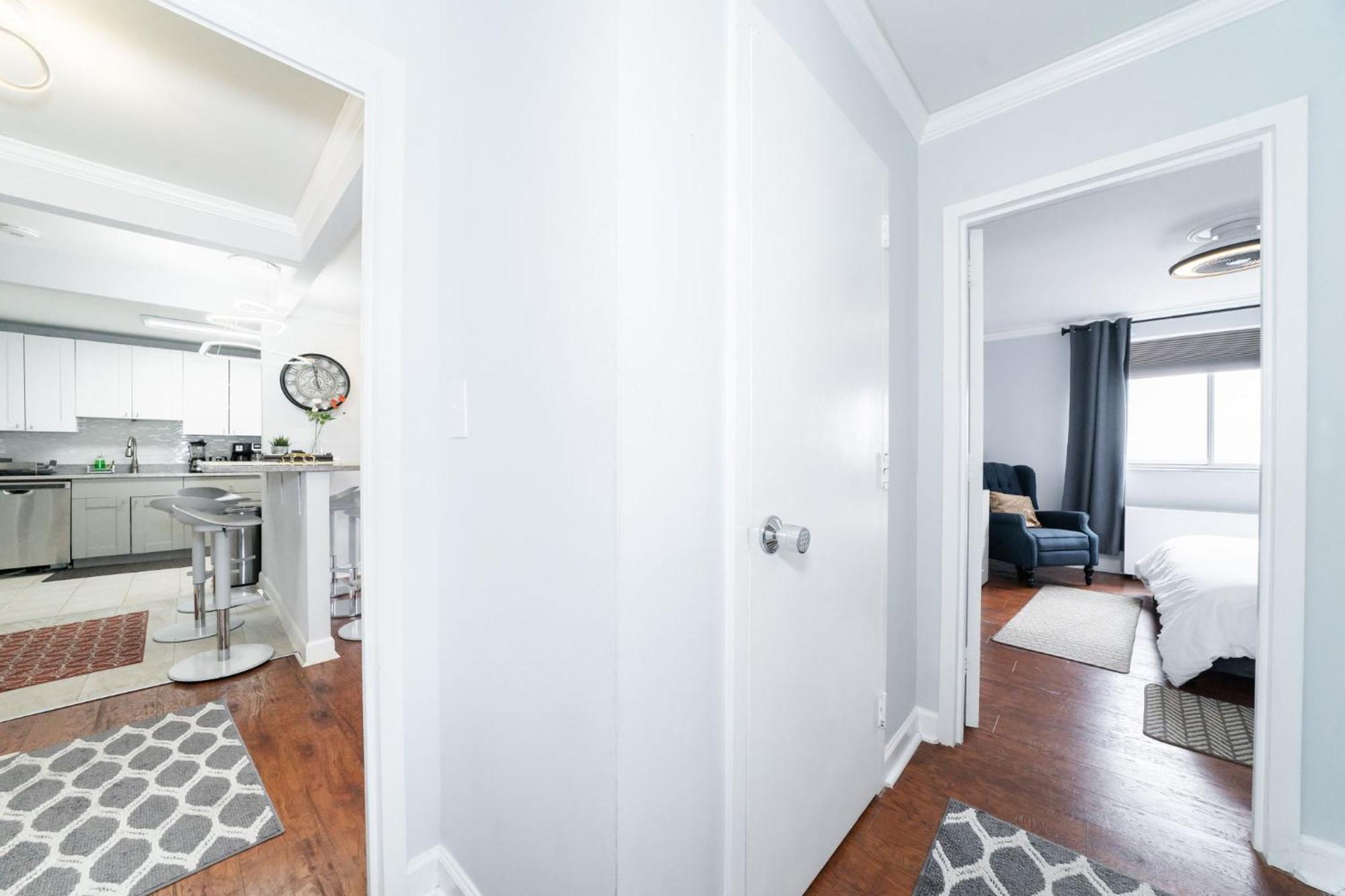 21Floor-Renovated 2Br,1Bath King And Queen Bed And Parking Atlanta Bagian luar foto