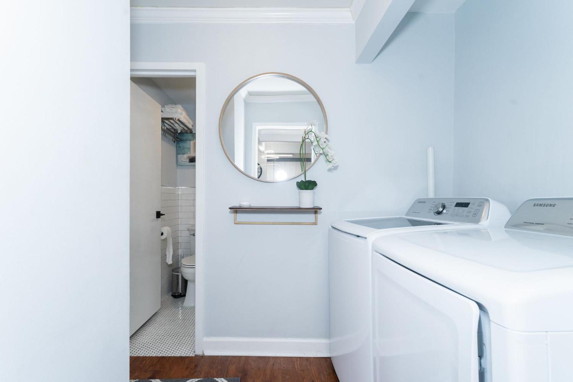 21Floor-Renovated 2Br,1Bath King And Queen Bed And Parking Atlanta Bagian luar foto