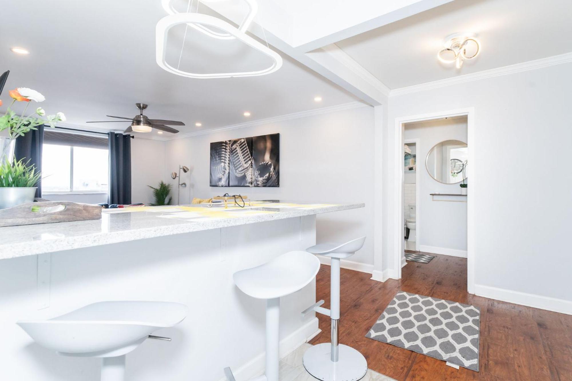 21Floor-Renovated 2Br,1Bath King And Queen Bed And Parking Atlanta Bagian luar foto