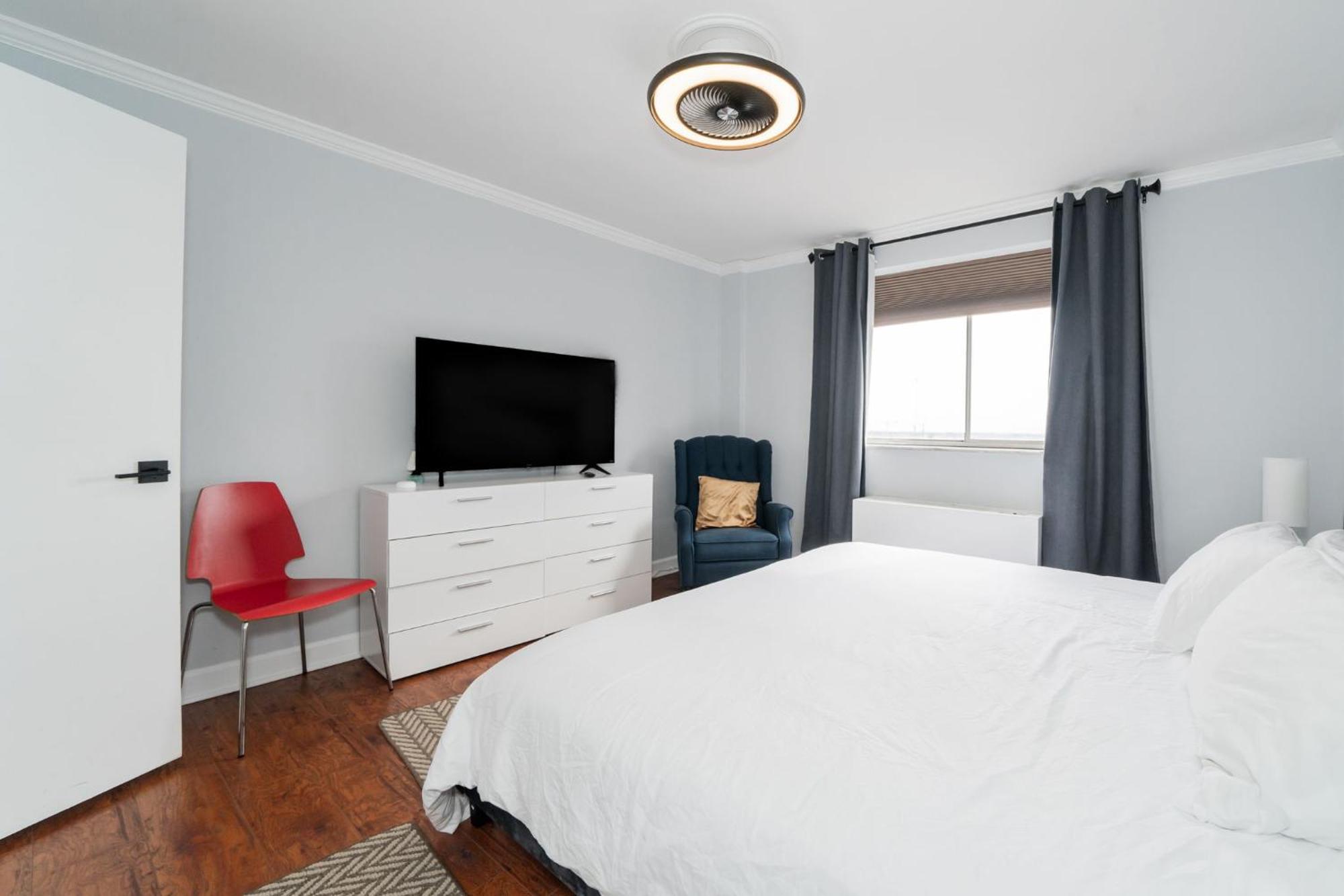 21Floor-Renovated 2Br,1Bath King And Queen Bed And Parking Atlanta Bagian luar foto