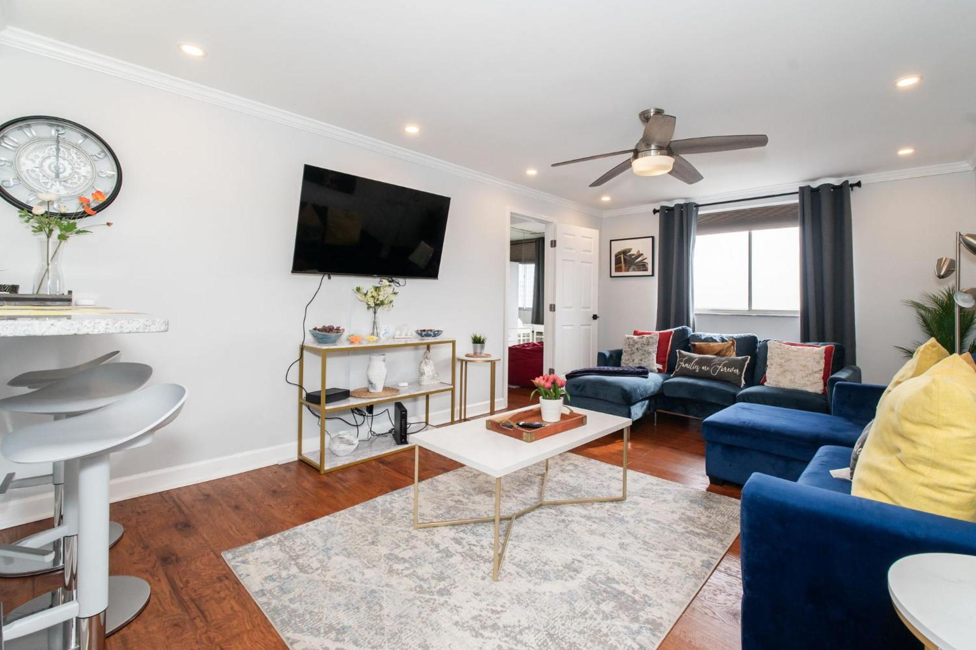 21Floor-Renovated 2Br,1Bath King And Queen Bed And Parking Atlanta Bagian luar foto