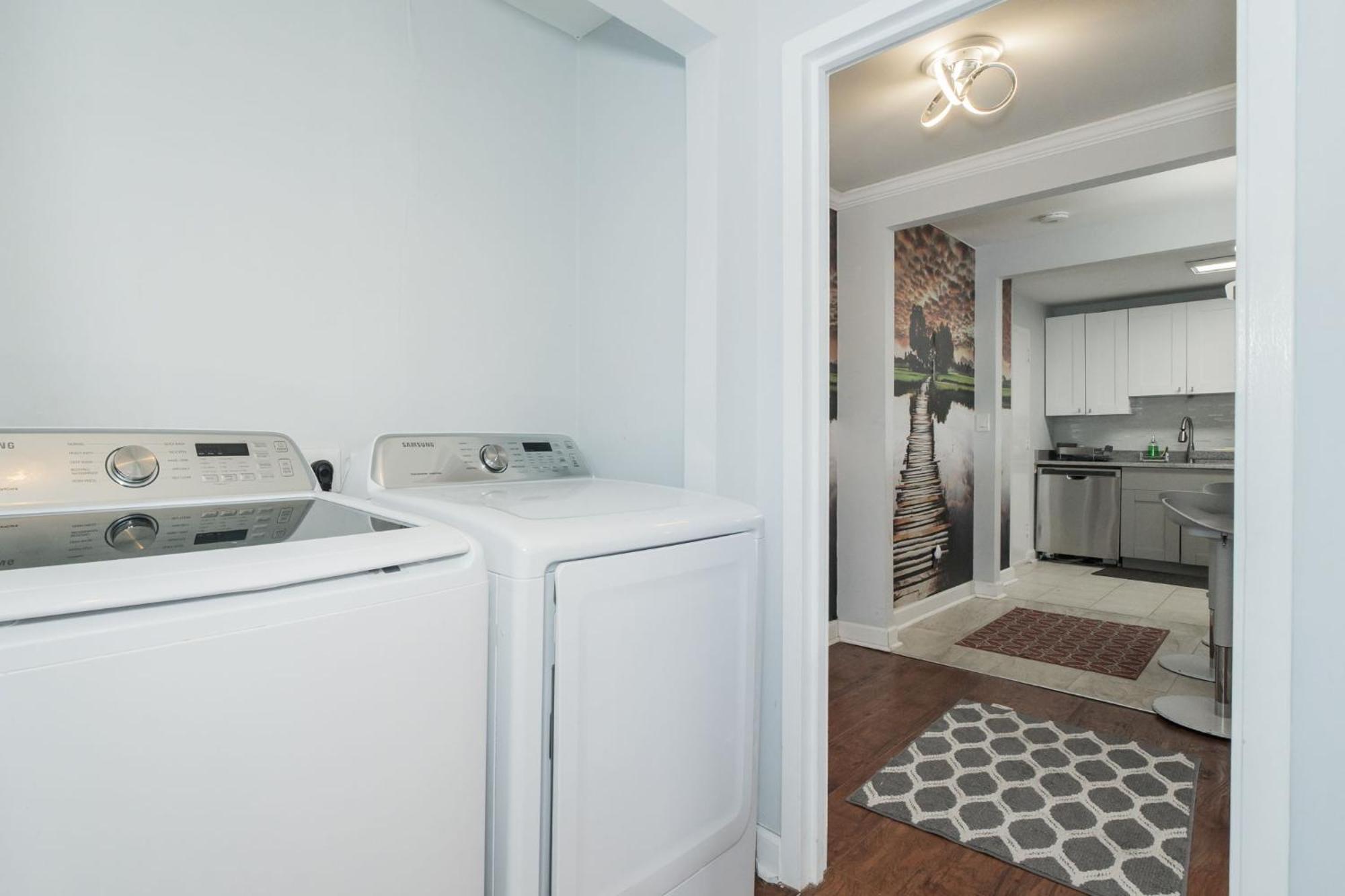 21Floor-Renovated 2Br,1Bath King And Queen Bed And Parking Atlanta Bagian luar foto