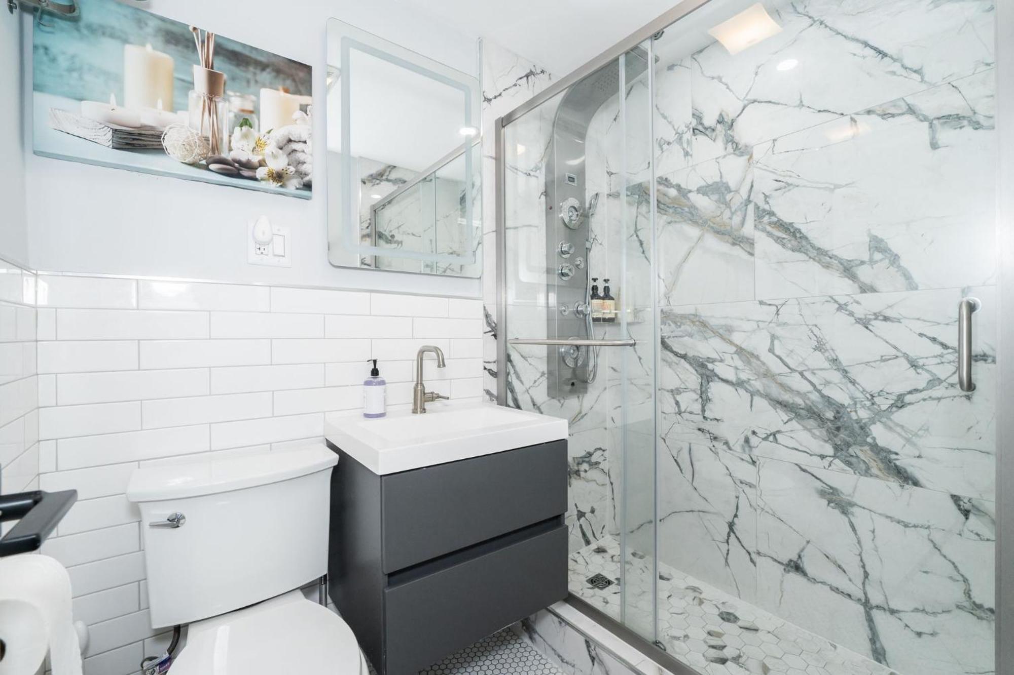 21Floor-Renovated 2Br,1Bath King And Queen Bed And Parking Atlanta Bagian luar foto
