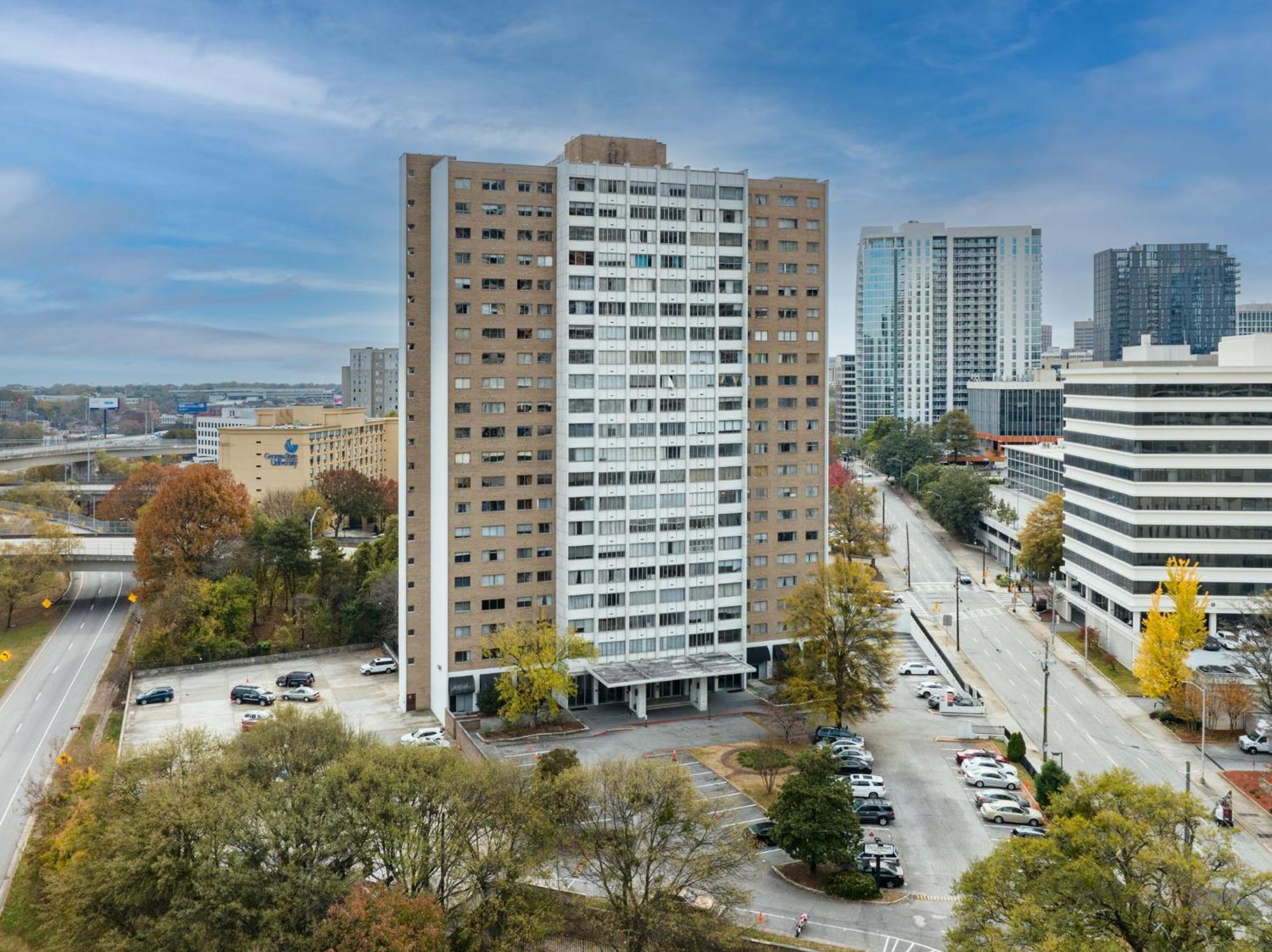 21Floor-Renovated 2Br,1Bath King And Queen Bed And Parking Atlanta Bagian luar foto