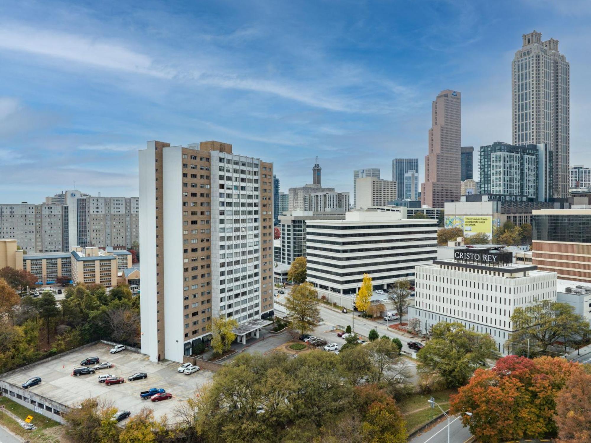 21Floor-Renovated 2Br,1Bath King And Queen Bed And Parking Atlanta Bagian luar foto